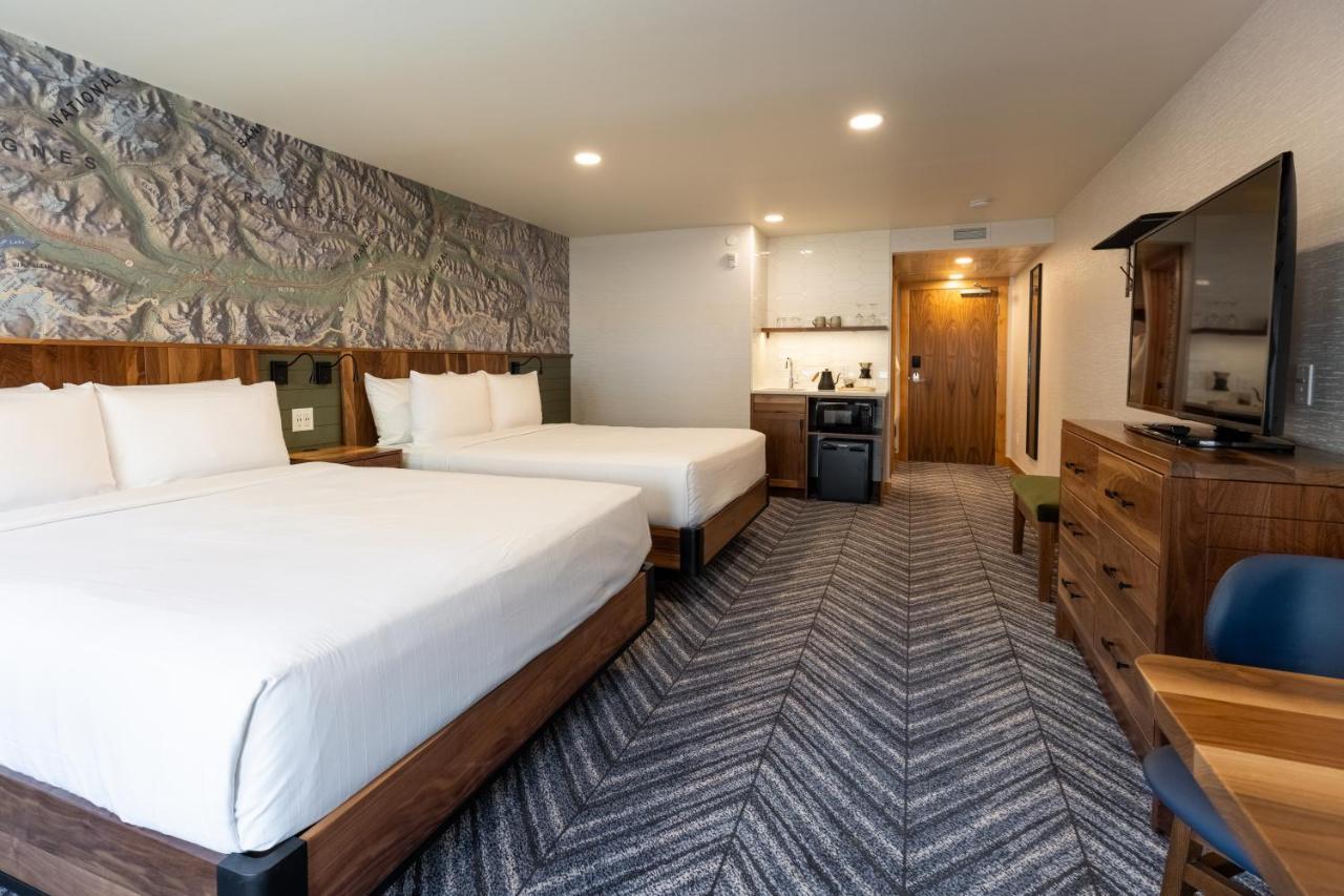 Hotel Canoe And Suites Банф Экстерьер фото